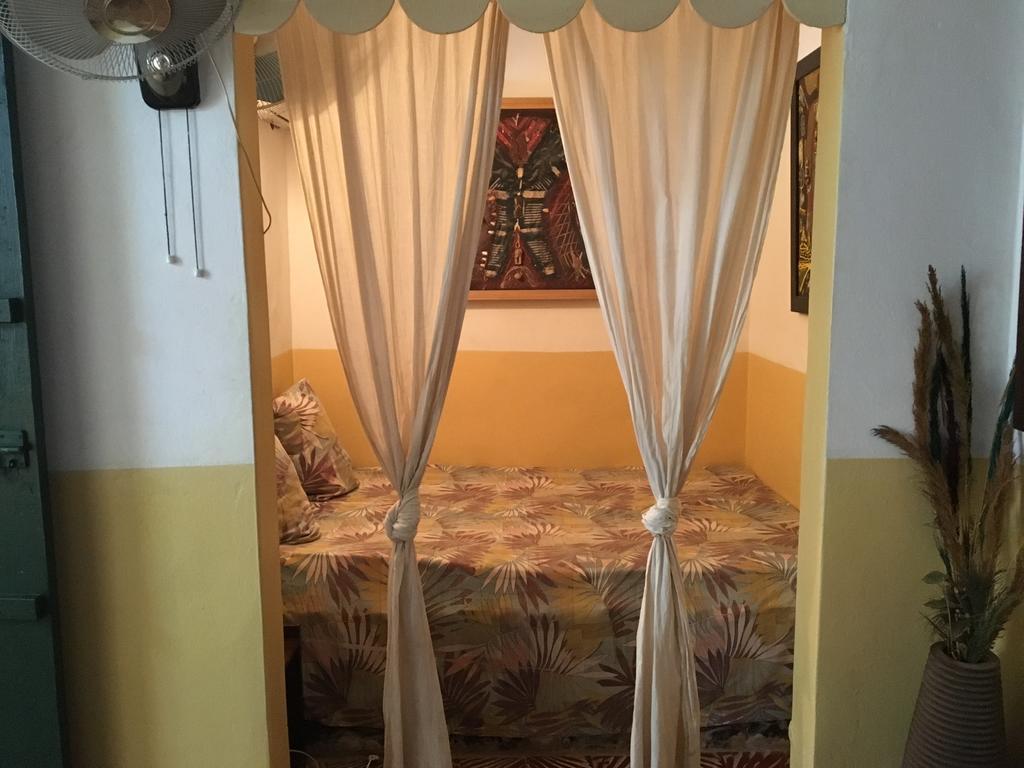 Chez Eric Hotel Gorée Екстериор снимка