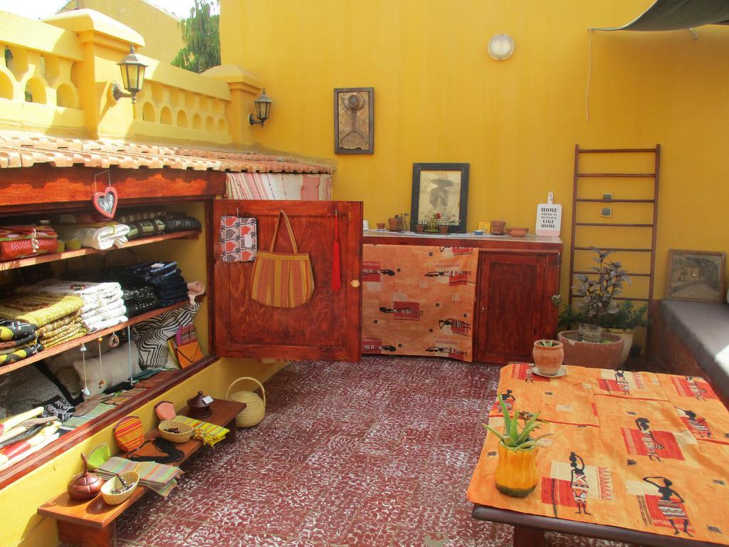 Chez Eric Hotel Gorée Екстериор снимка